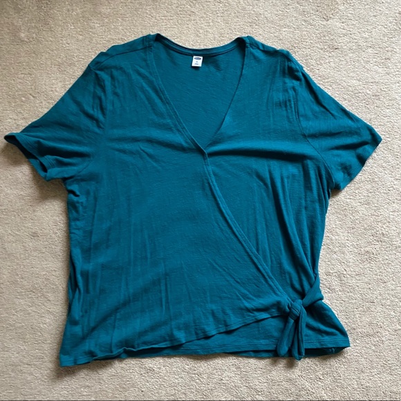 Old Navy Tops - 🌟Old Navy Teal Wrap Top🌟